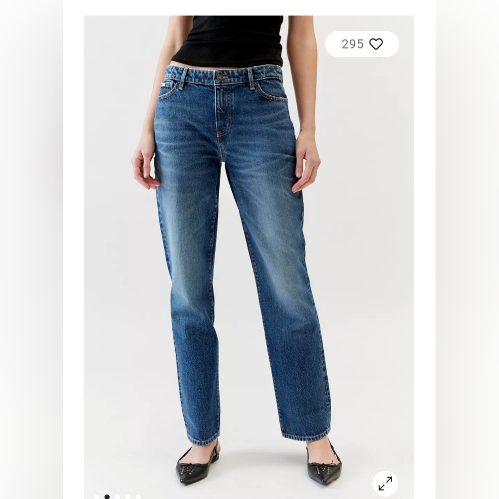 Nwt Guess  jeans in size 26/32/ blue